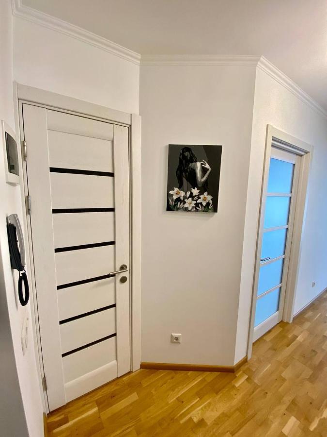 Cozy Apartment Next To The Park Ternopil Exteriér fotografie
